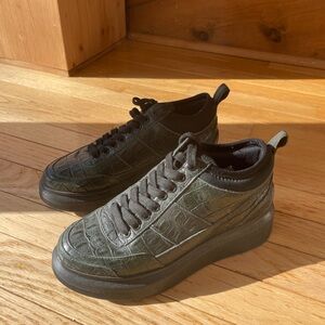 Suzanne Rae Green Croc-Texture Platform Sneakers